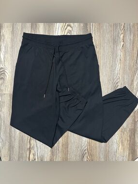 NWOT Women’s Sage Collective Sweats, size Large